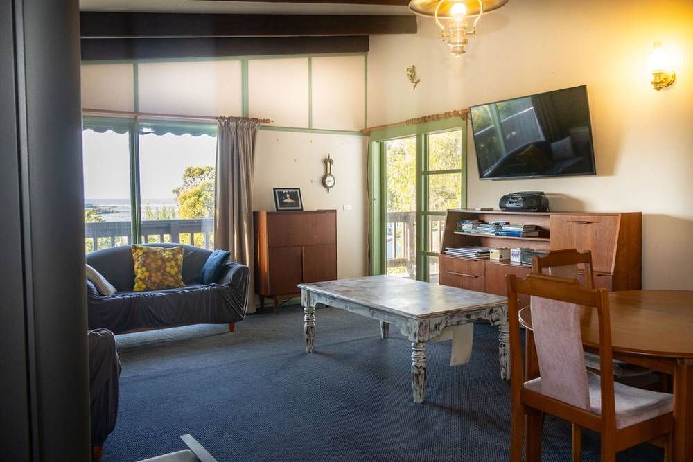 9 Howden Court, MALLACOOTA, VIC 3892