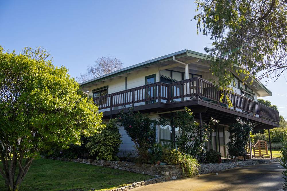 9 Howden Court, MALLACOOTA, VIC 3892