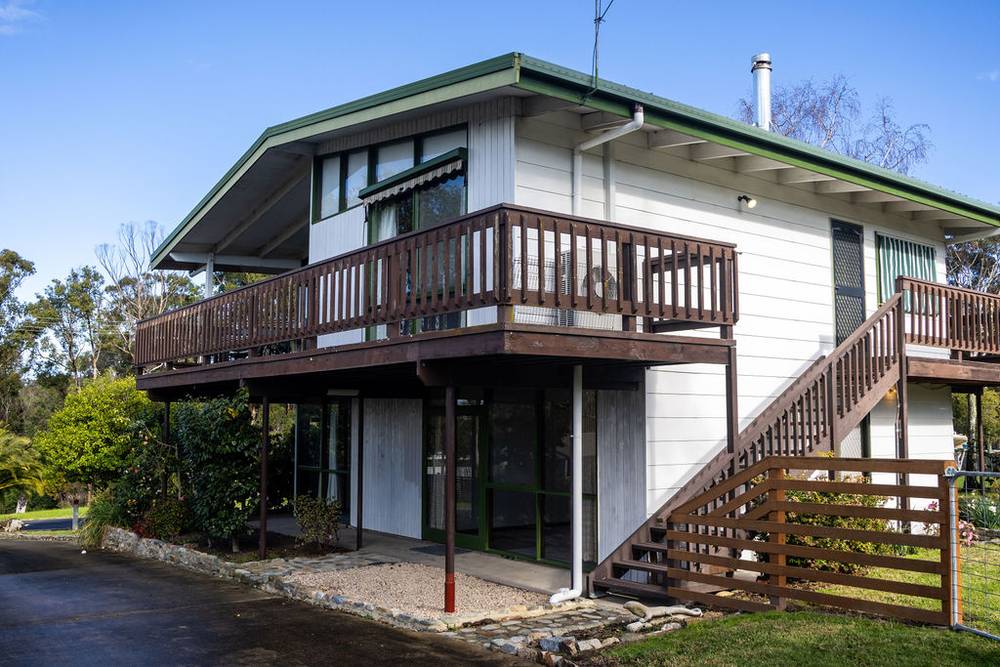9 Howden Court, MALLACOOTA, VIC 3892