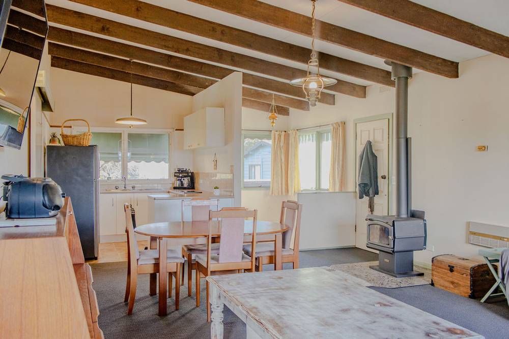 9 Howden Court, MALLACOOTA, VIC 3892