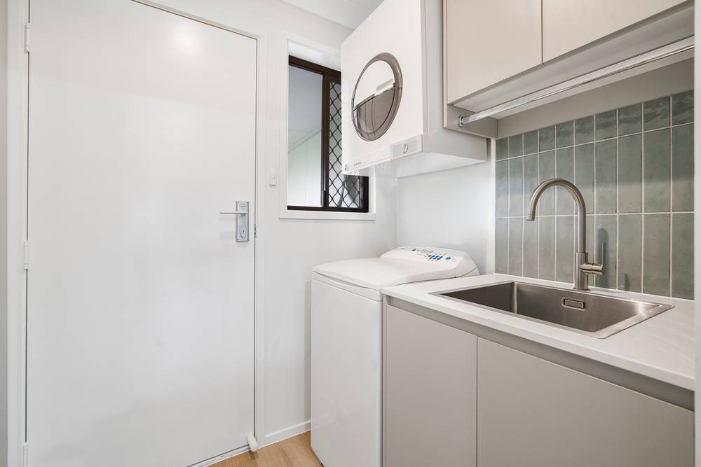 1/17-19 Aquila Court, MERMAID WATERS, QLD 4218