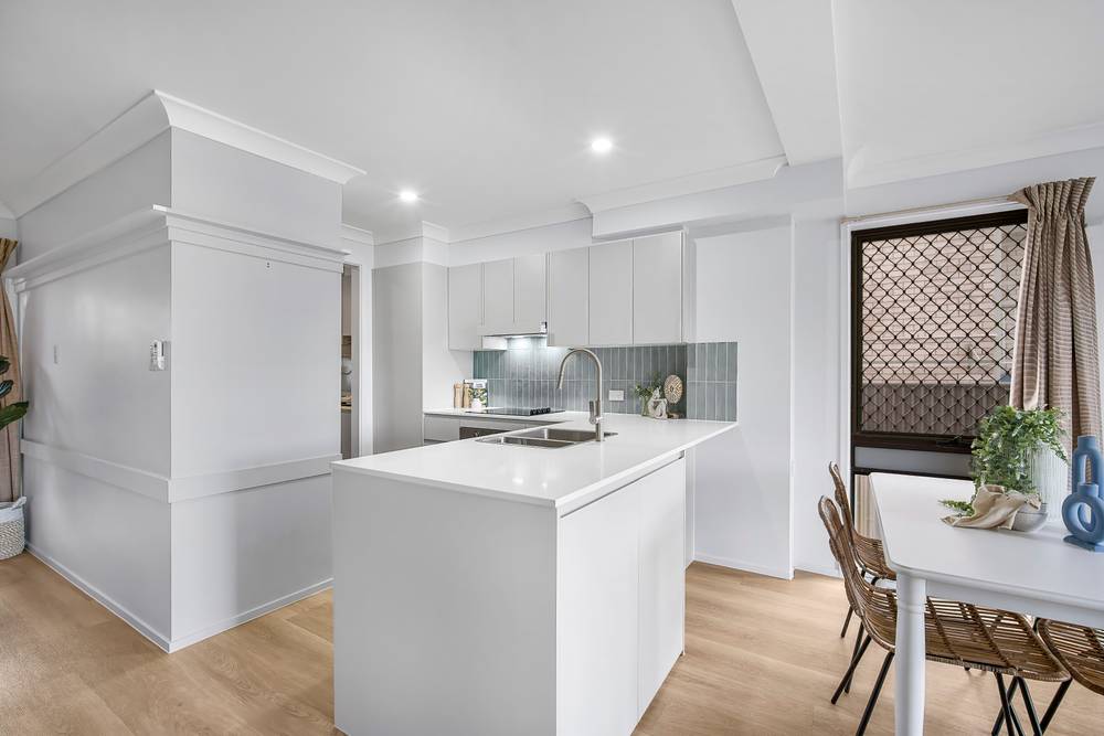 1/17-19 Aquila Court, MERMAID WATERS, QLD 4218