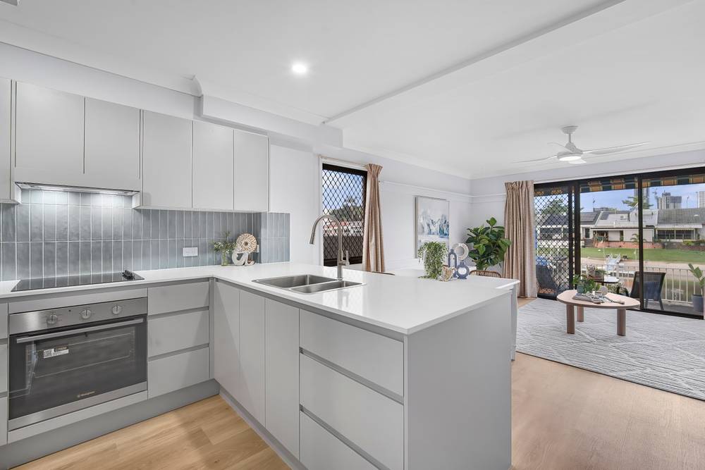 1/17-19 Aquila Court, MERMAID WATERS, QLD 4218