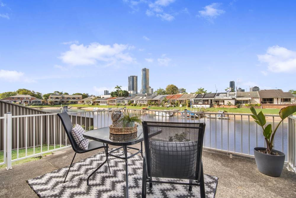 1/17-19 Aquila Court, MERMAID WATERS, QLD 4218