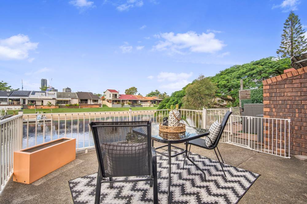 1/17-19 Aquila Court, MERMAID WATERS, QLD 4218