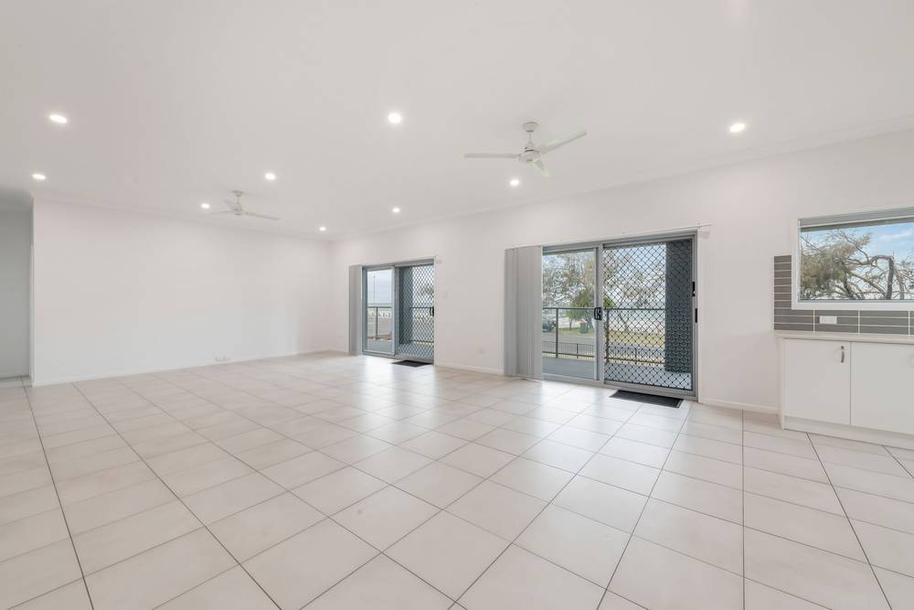 194 ESPLANADE, WOODGATE, QLD 4660