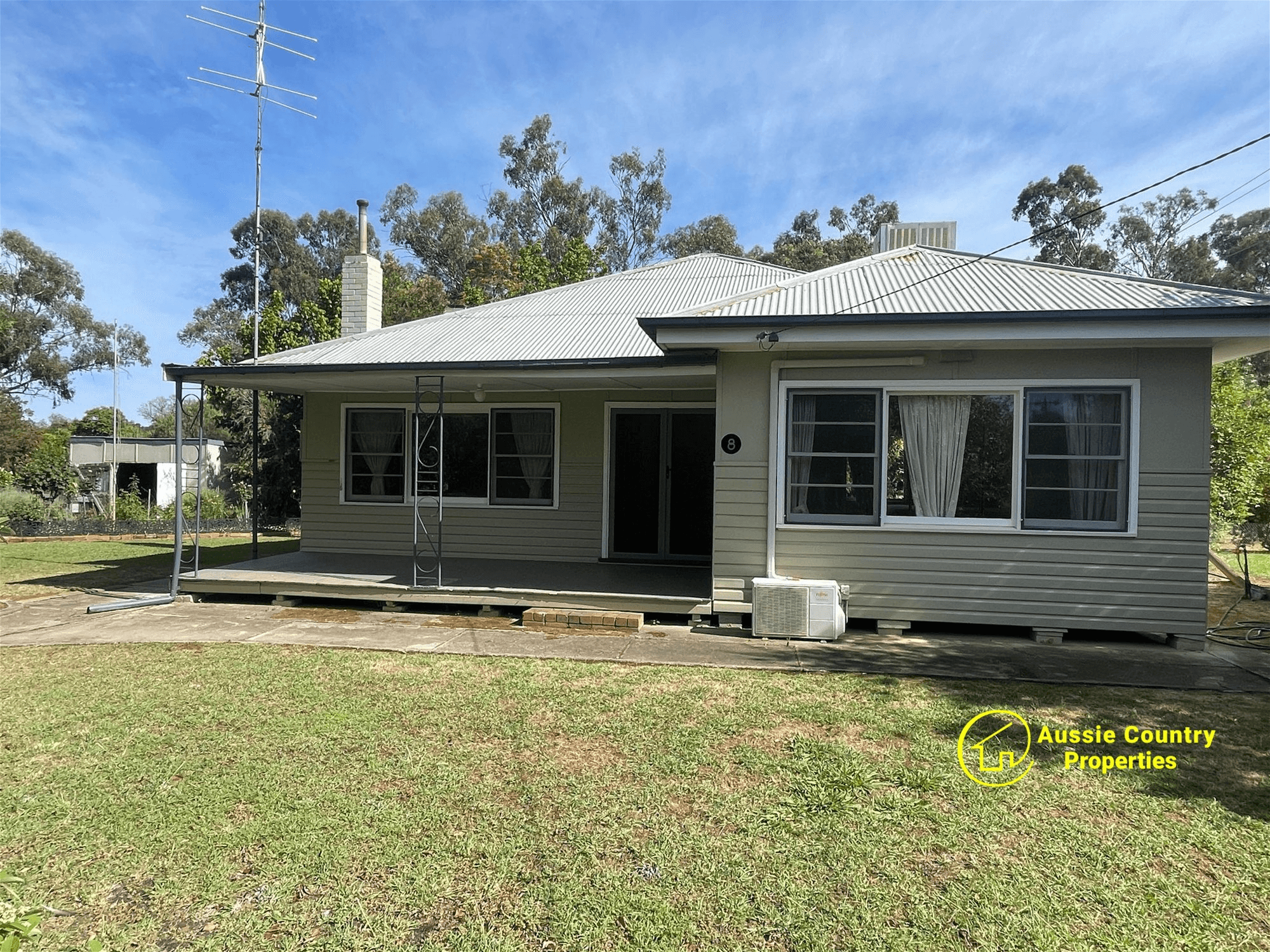 8 Greggerys Road, BERRIGAN, NSW 2712