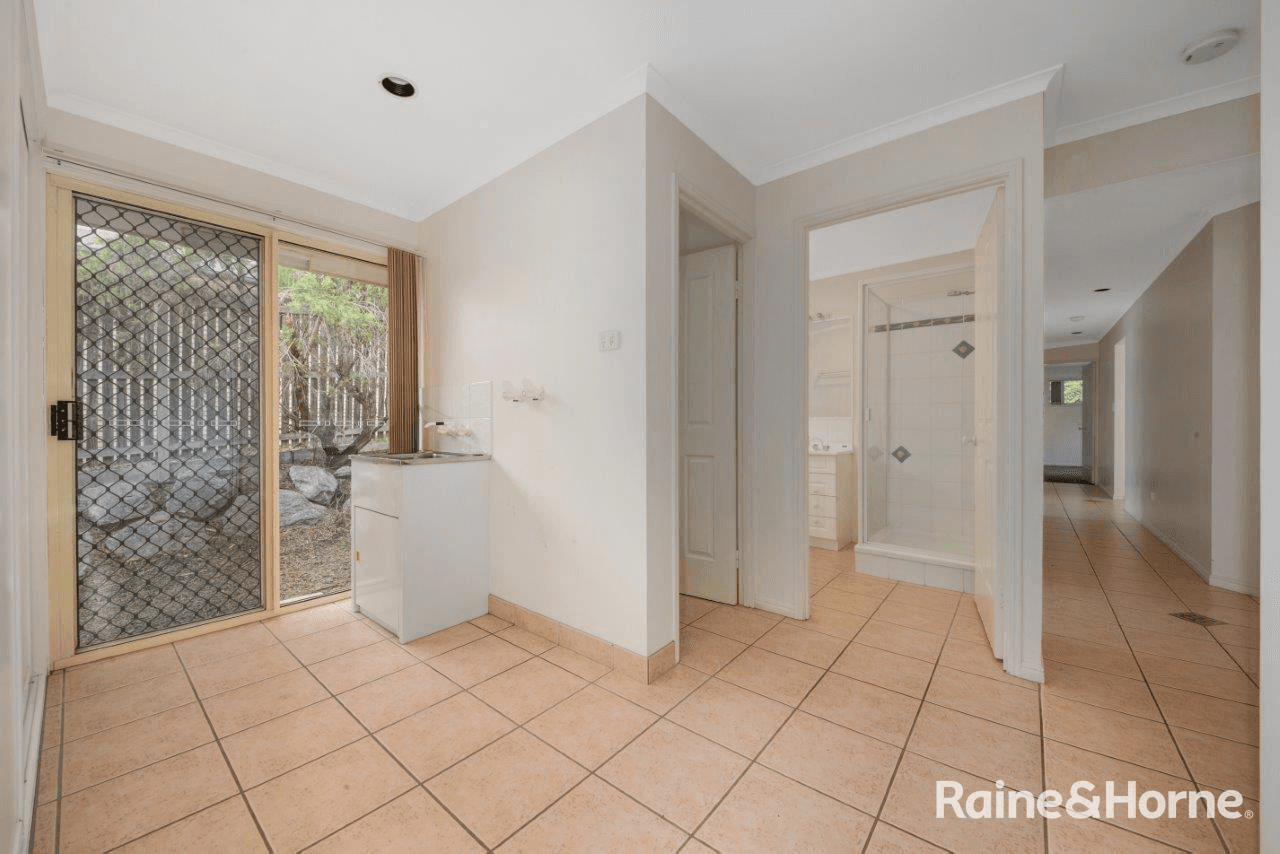 61 Penda Avenue, NEW AUCKLAND, QLD 4680
