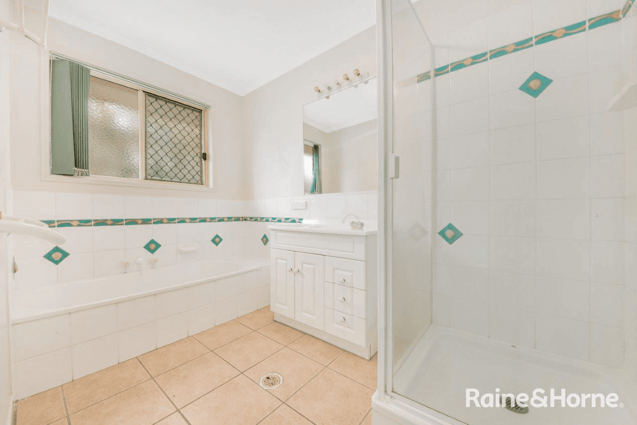 61 Penda Avenue, NEW AUCKLAND, QLD 4680