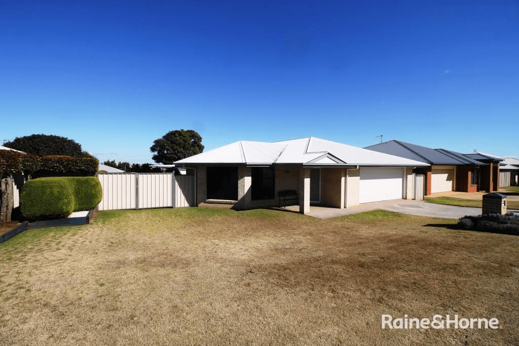 7 Bottlebrush St, KINGAROY, QLD 4610