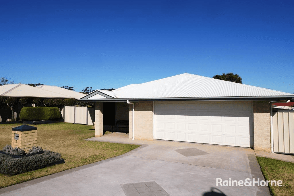 7 Bottlebrush St, KINGAROY, QLD 4610