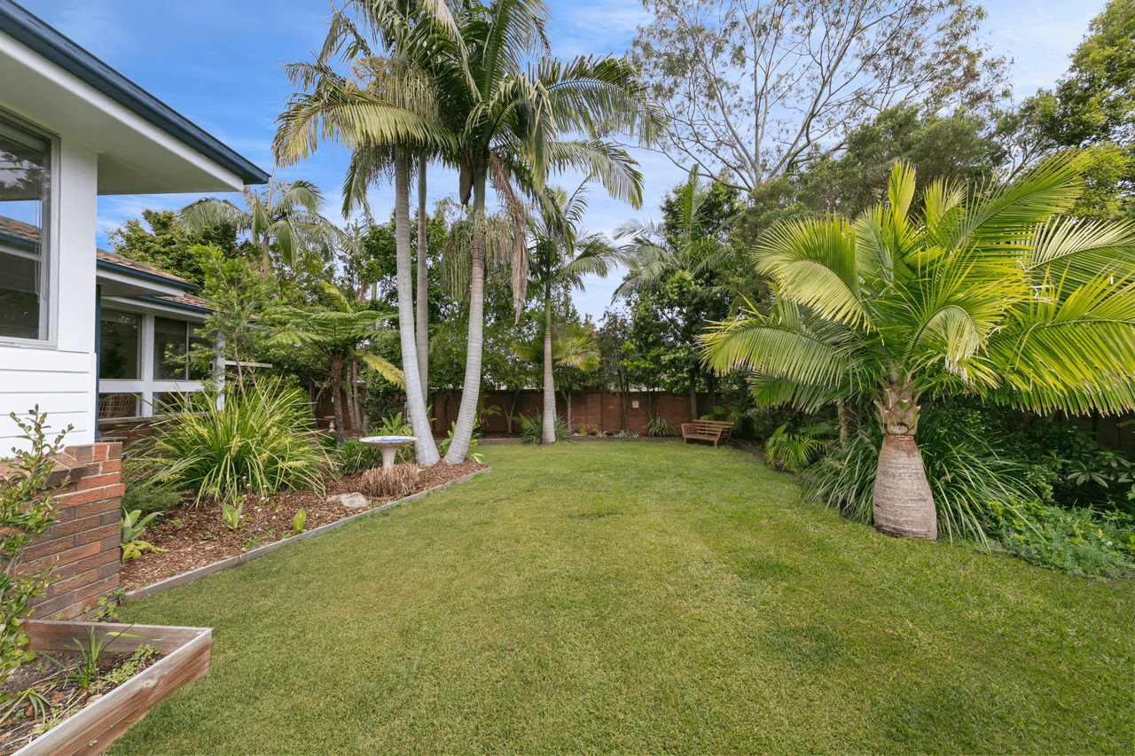 40 Bayline Drive, POINT CLARE, NSW 2250