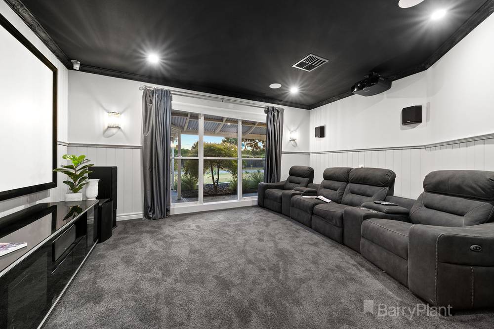 60 Earlston Circuit, Cranbourne, VIC 3977