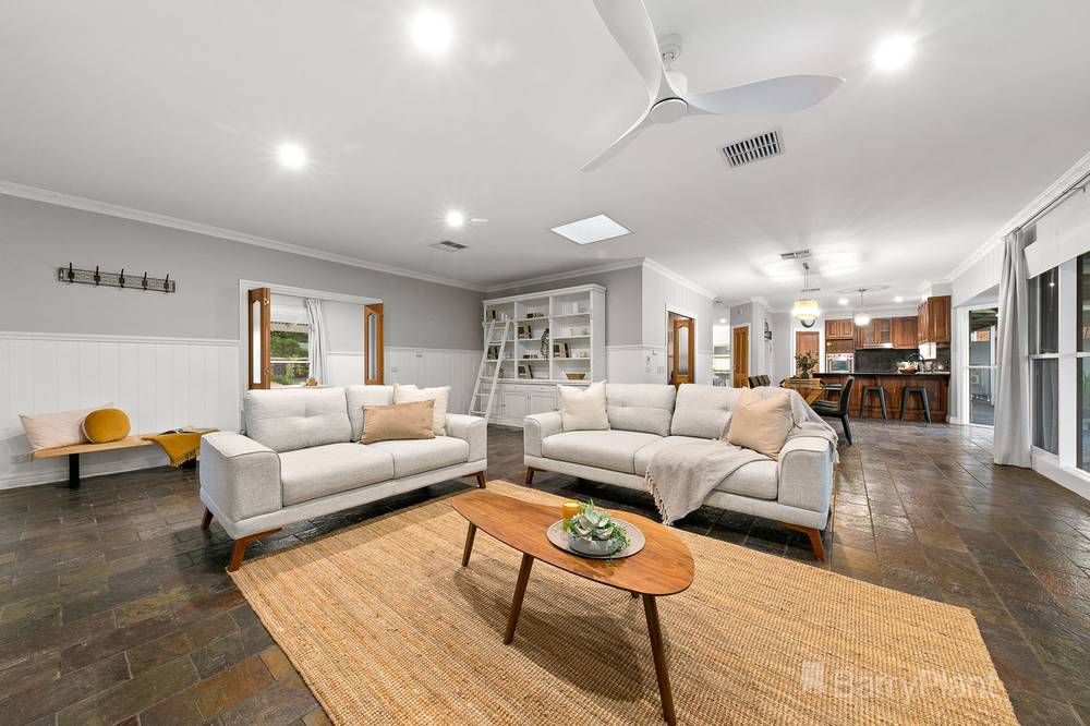 60 Earlston Circuit, Cranbourne, VIC 3977