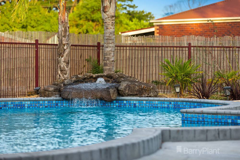 60 Earlston Circuit, Cranbourne, VIC 3977