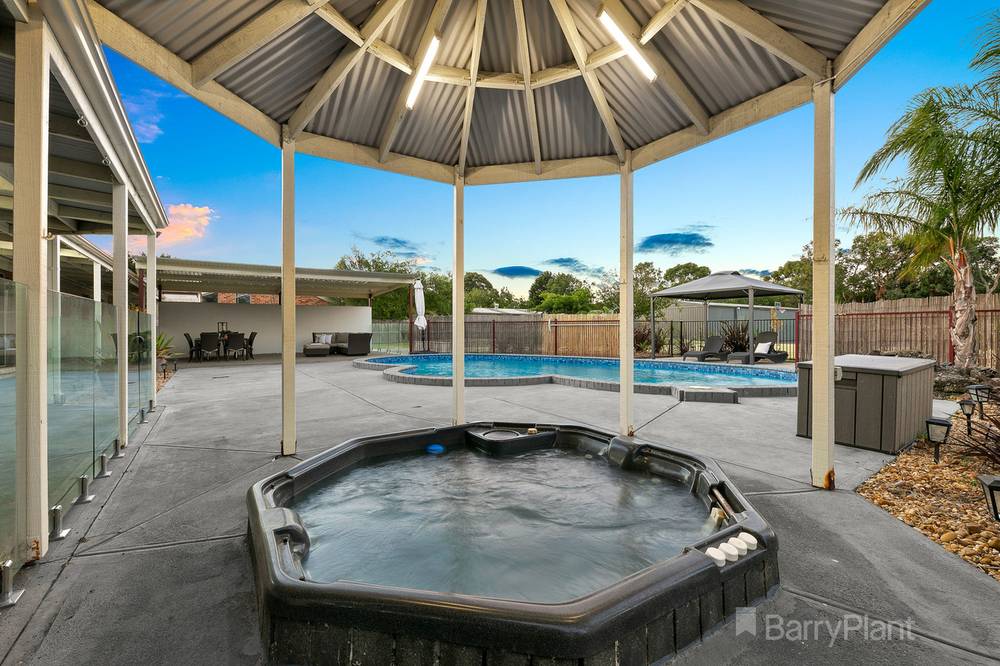 60 Earlston Circuit, Cranbourne, VIC 3977