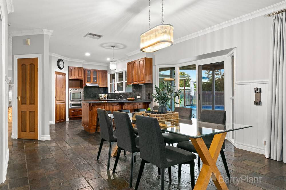 60 Earlston Circuit, Cranbourne, VIC 3977