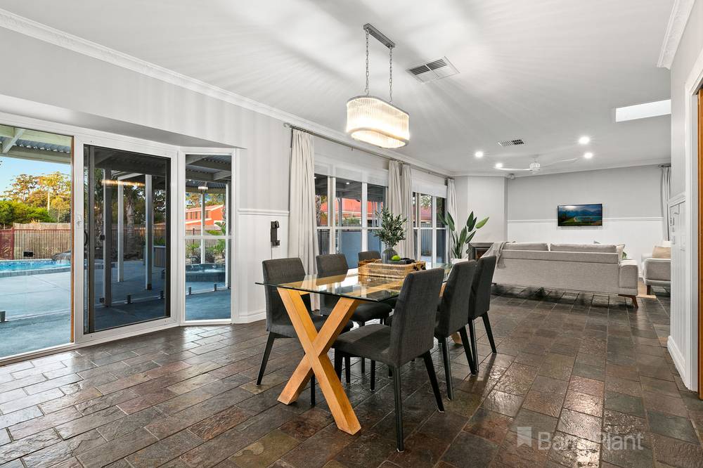60 Earlston Circuit, Cranbourne, VIC 3977