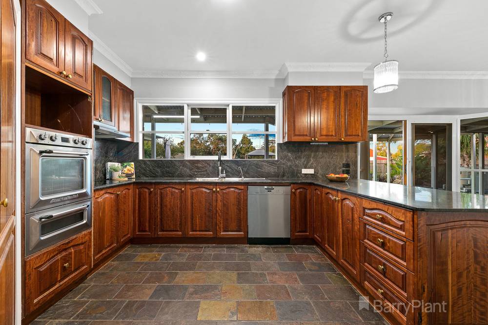 60 Earlston Circuit, Cranbourne, VIC 3977