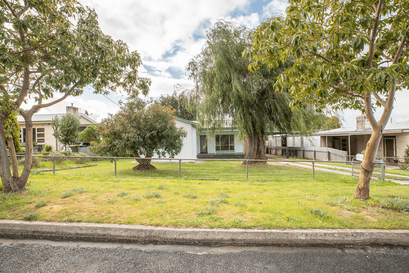 3 ATTIWILL Street, NARACOORTE, SA 5271