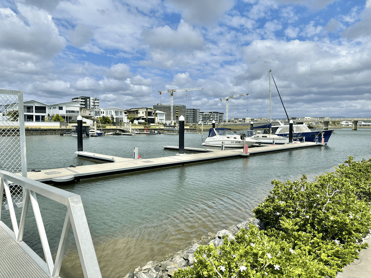 27 Sickle Avenue, Hope Island, QLD 4212