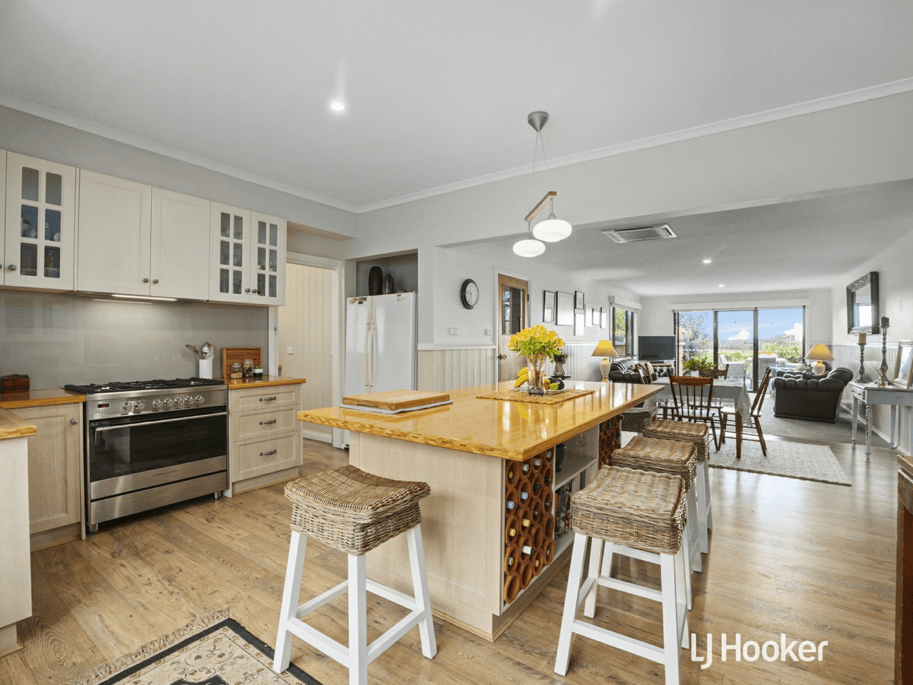 5715 Bass Highway, INVERLOCH, VIC 3996