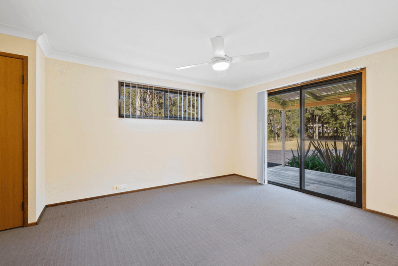 4 Carlyle Close, JILLIBY, NSW 2259