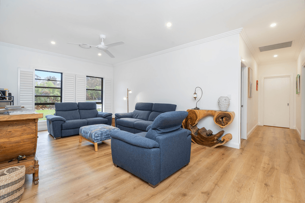 10 Carron Close, ARAKOON, NSW 2431