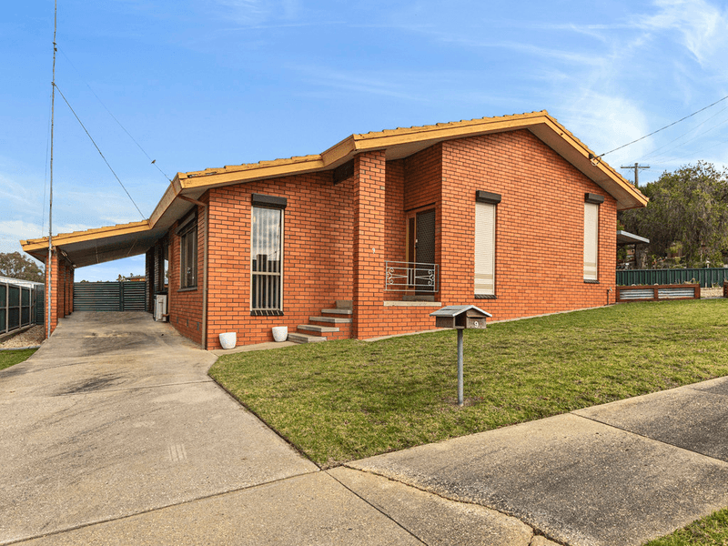 9  Priestley Crescent, SEYMOUR, VIC 3660