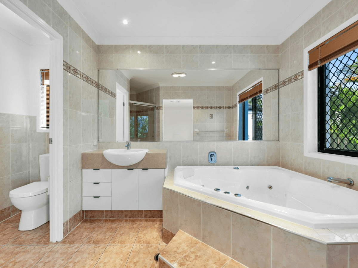 12 Torrey Place, ROBINA, QLD 4226