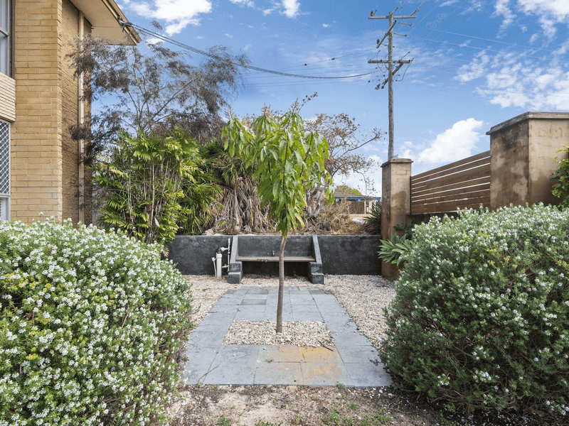 2 Gunida Street, MULLALOO, WA 6027