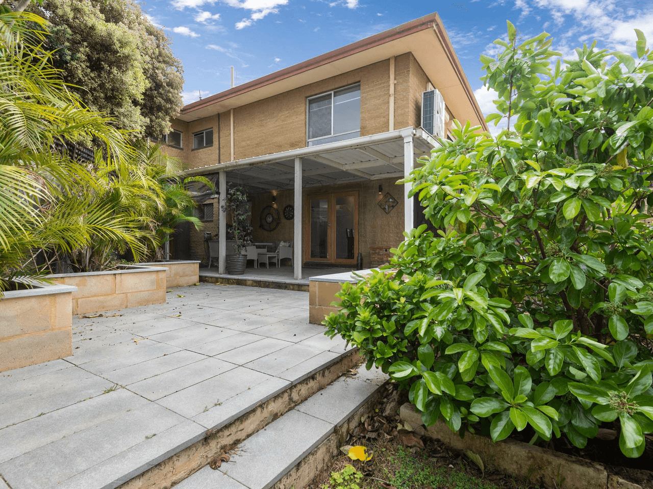 2 Gunida Street, MULLALOO, WA 6027