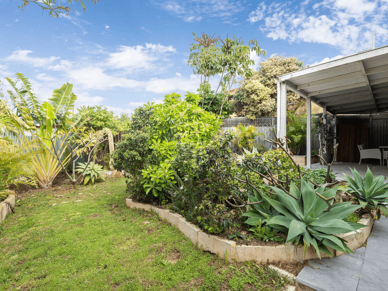 2 Gunida Street, MULLALOO, WA 6027