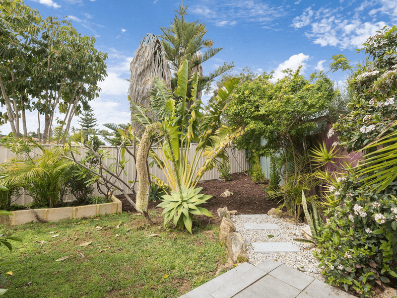 2 Gunida Street, MULLALOO, WA 6027