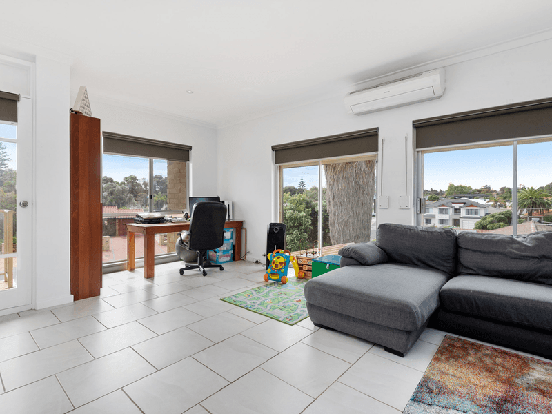 2 Gunida Street, MULLALOO, WA 6027