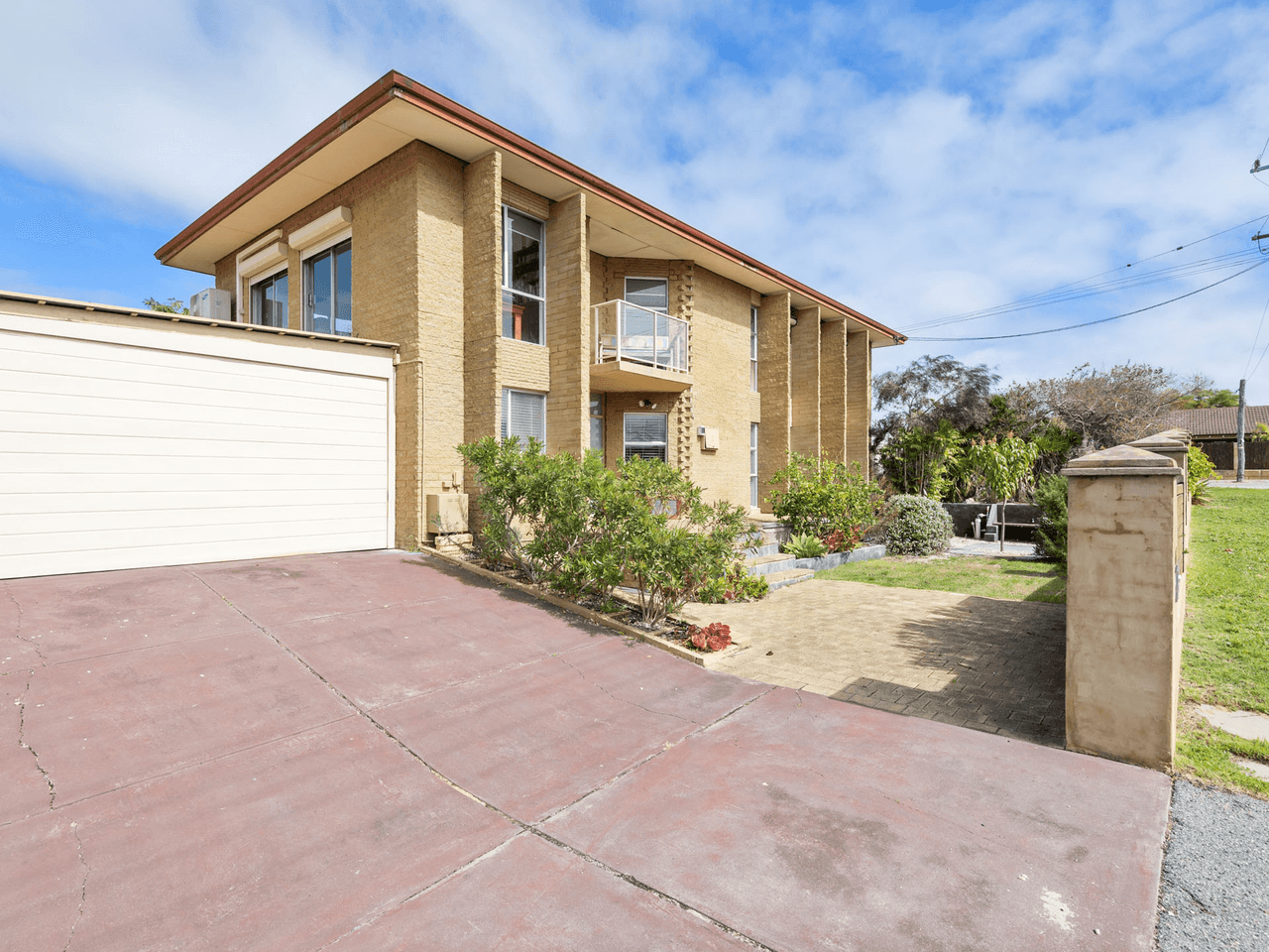 2 Gunida Street, MULLALOO, WA 6027