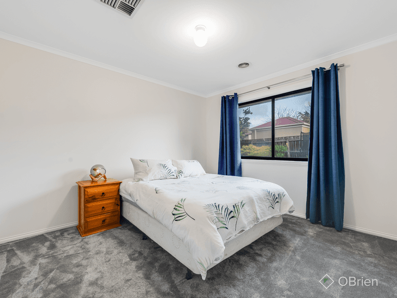 3 Strachan Close, Taylors Lakes, VIC 3038