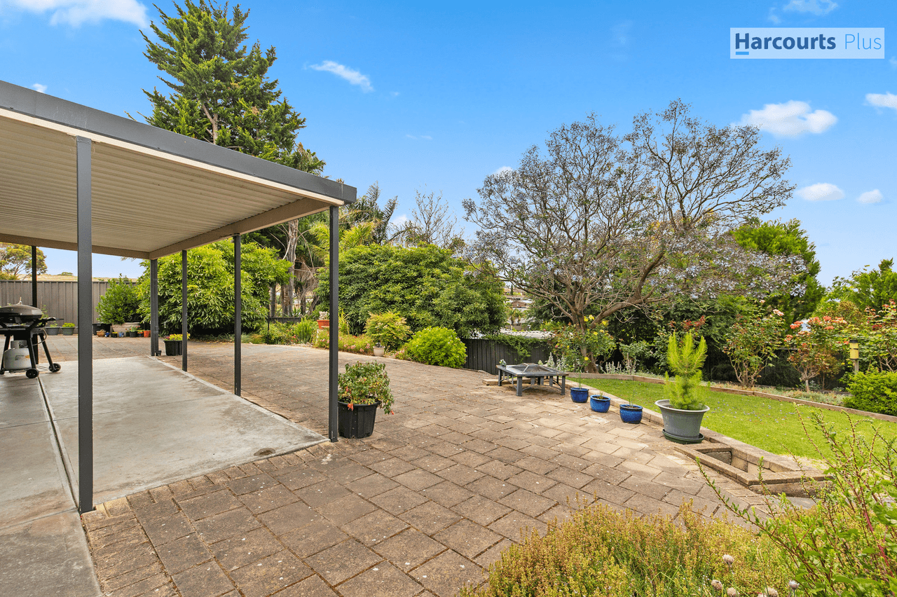 4 Perry Barr Road, HALLETT COVE, SA 5158