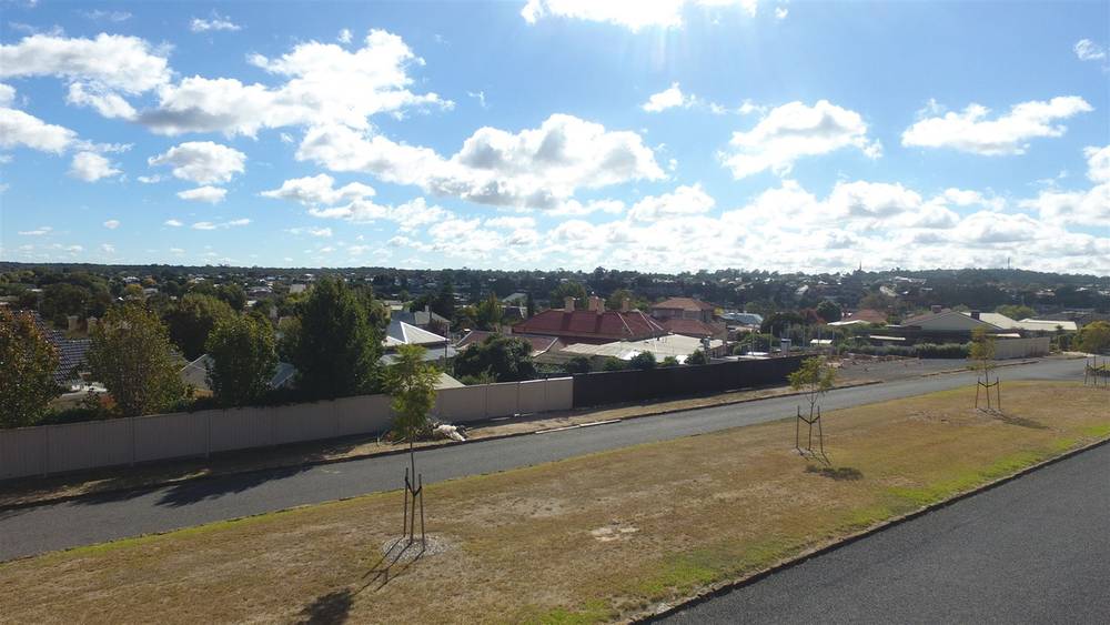 8 Stone Street, STAWELL, VIC 3380