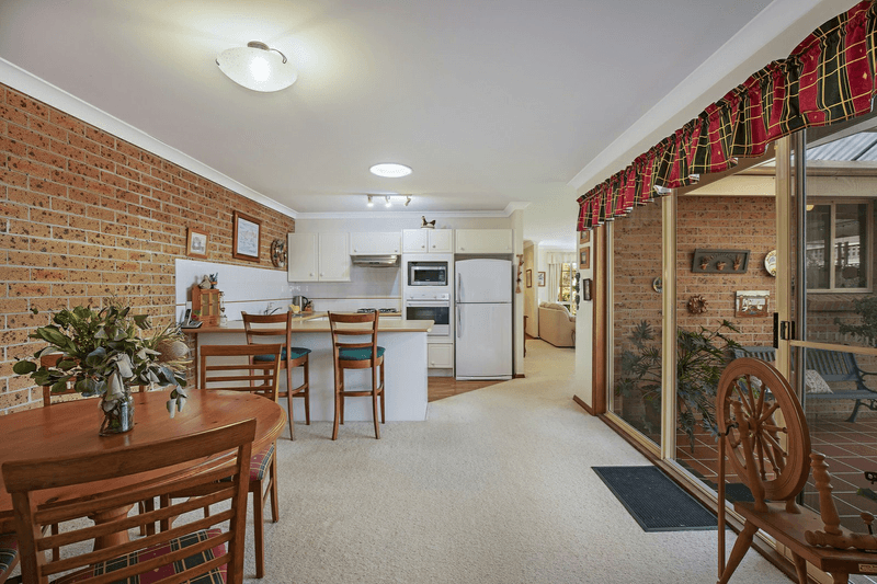 2/6 Donna Close, LISAROW, NSW 2250