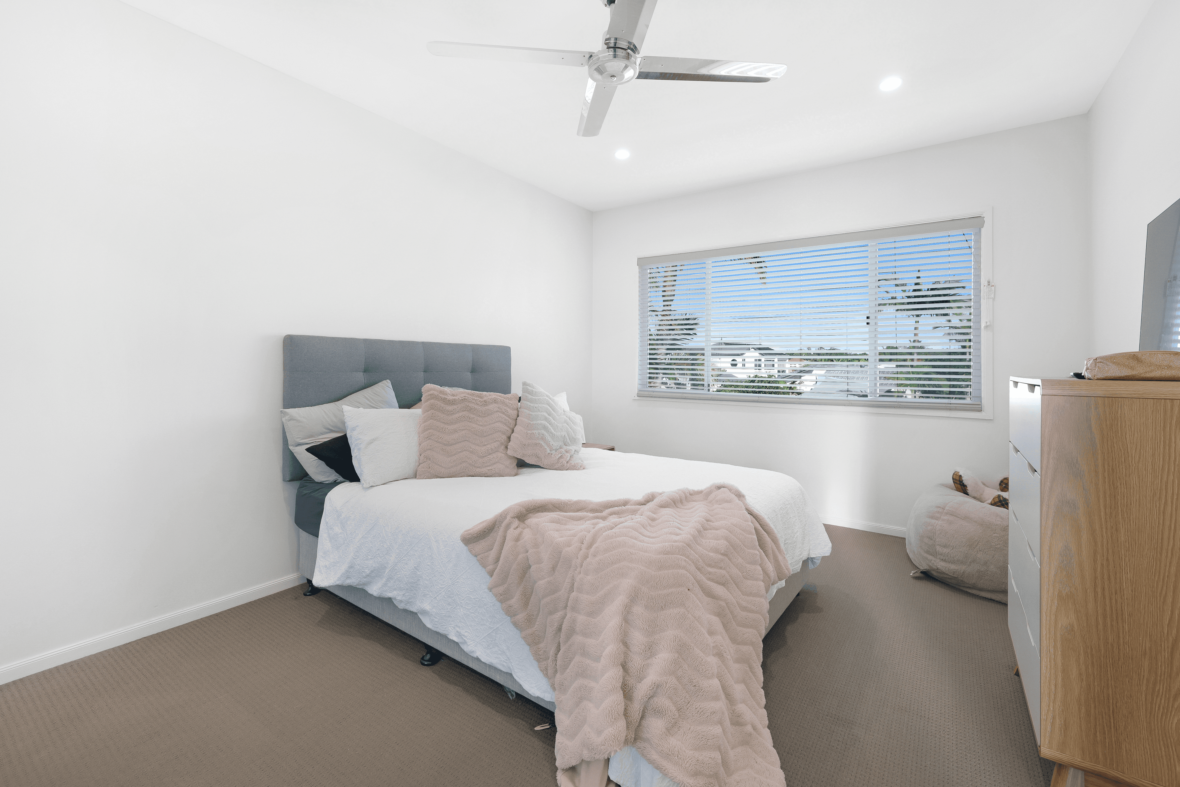 153 Pebble Beach Drive, RUNAWAY BAY, QLD 4216