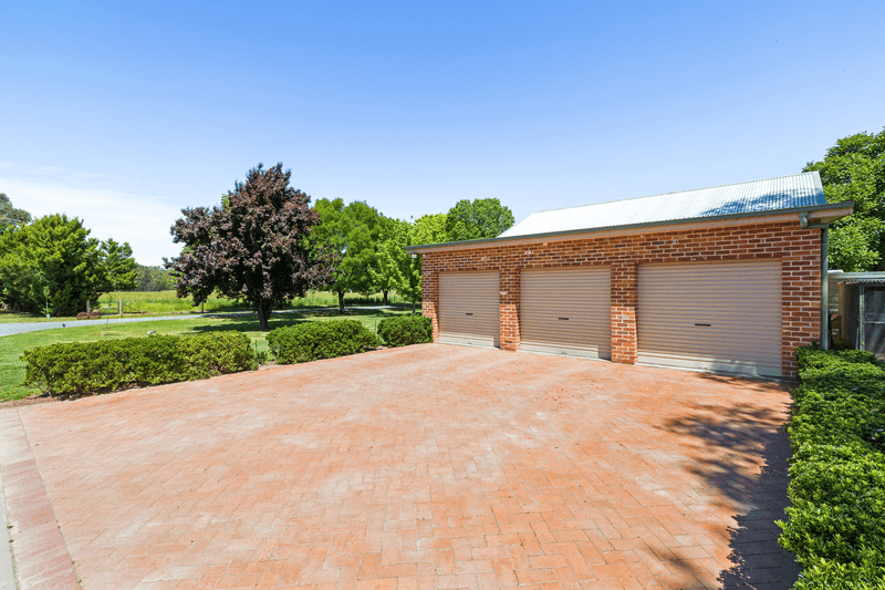 111 River Road, GOBBAGOMBALIN, NSW 2650