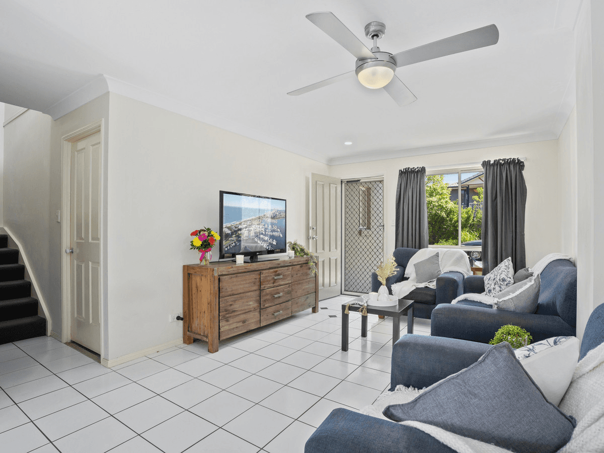 42/31 Archipelago Street, PACIFIC PINES, QLD 4211