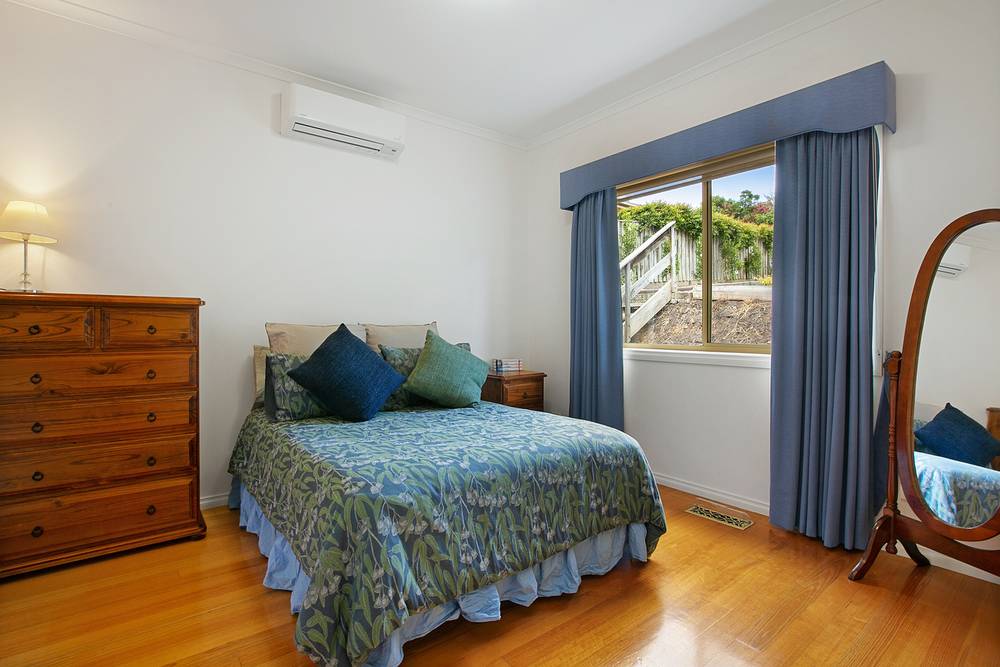 16 Symon Crescent, GREENSBOROUGH, VIC 3088