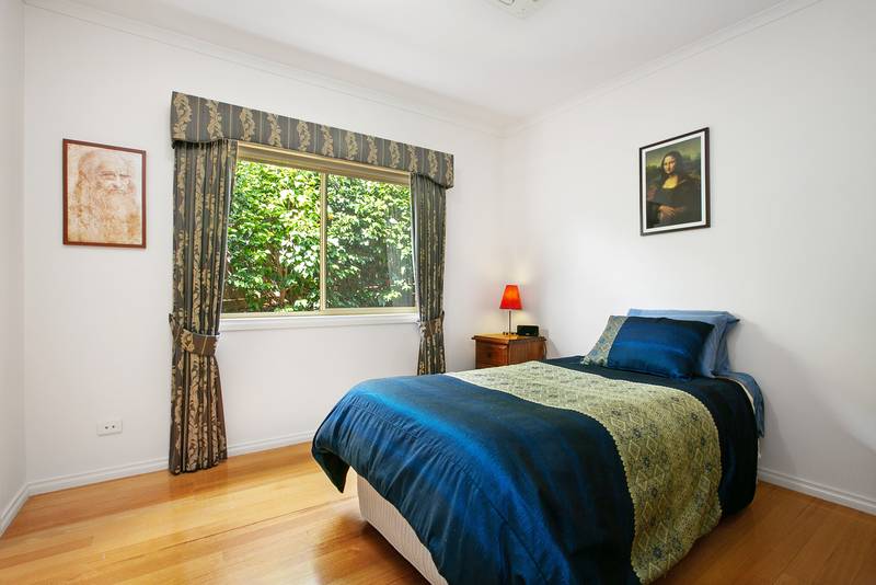 16 Symon Crescent, GREENSBOROUGH, VIC 3088