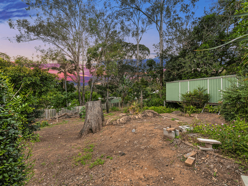 8 William Street, BLACKSTONE, QLD 4304