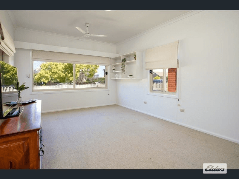 260-262 Highview Crescent, Lavington, NSW 2641