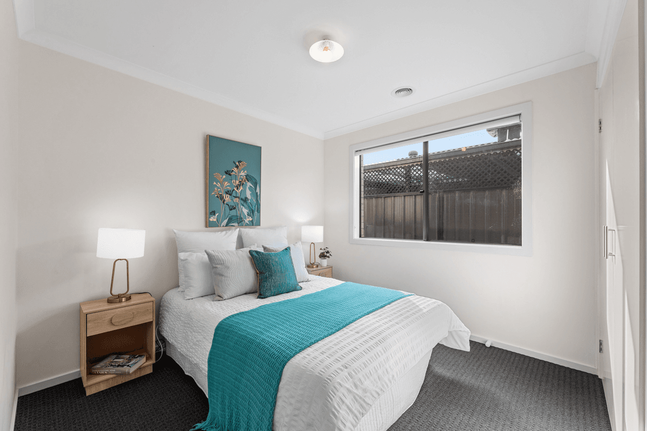 8 Naso Place, CLYDE NORTH, VIC 3978