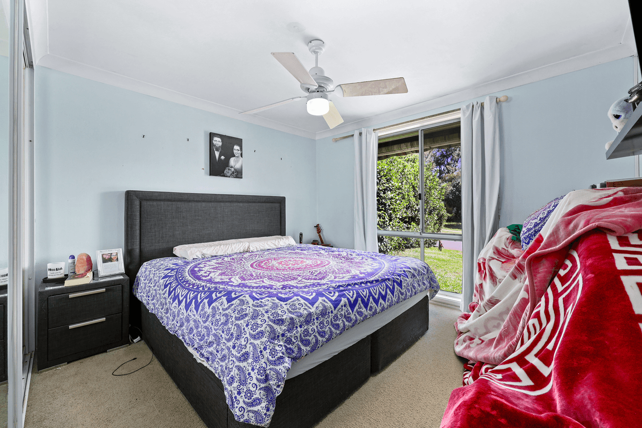 17 Hamlet Crescent, ROSEMEADOW, NSW 2560