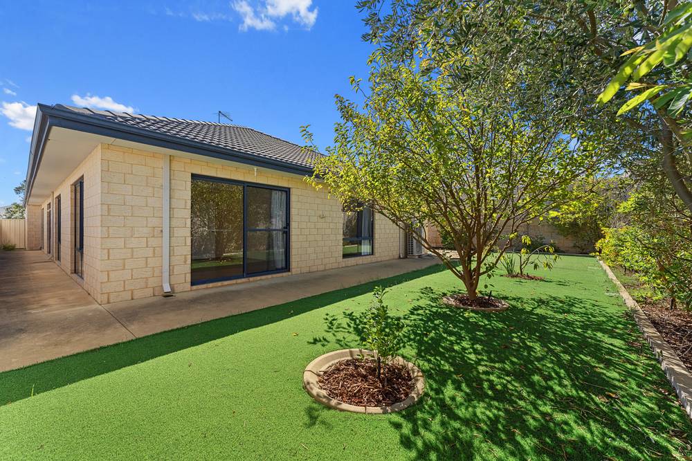 16 Dunlop Street, BALDIVIS, WA 6171